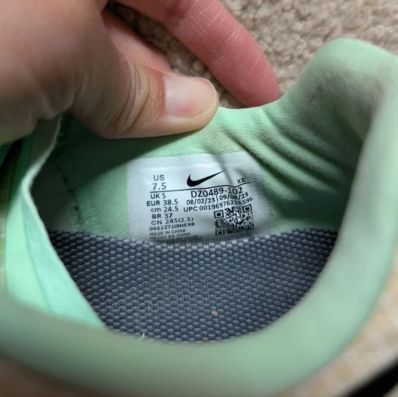 Nike ZoomX Ultrafly Trail Summit White Vapor Green Size 7.5 Women's - Picture 10 of 12